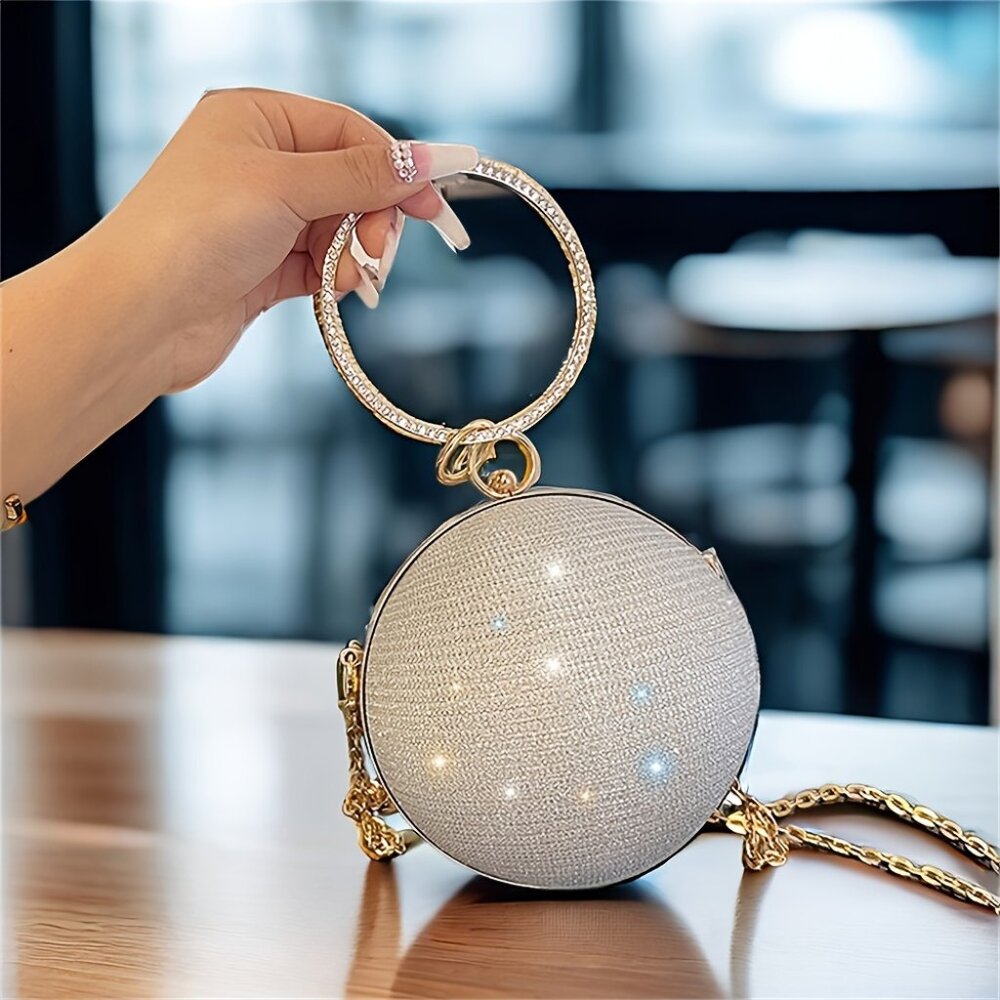 "Sparkling Clutch with Chain – Elegant Crossbody Bag for Parties & Galas"